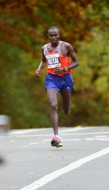   Geoffrey Mutai ha vinto  la maratona in 2 ore 08&#39; 24